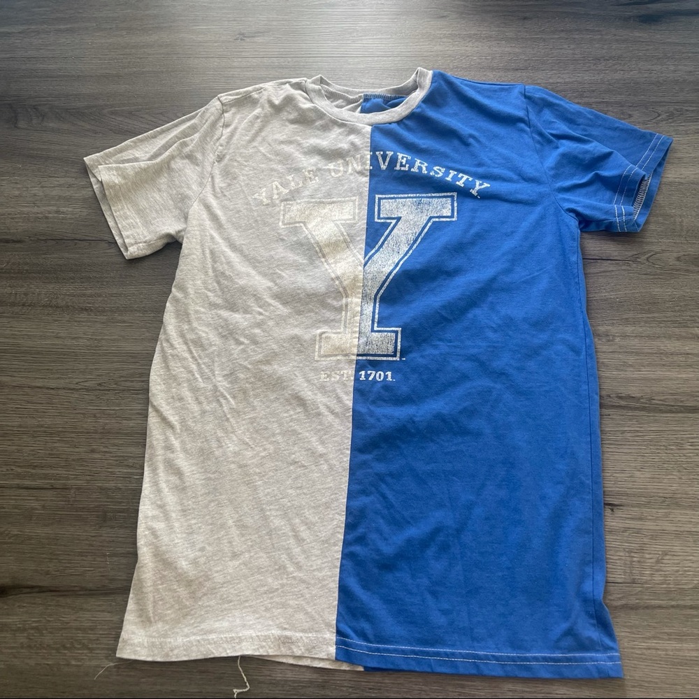 Yale University Blue/Grey Colorblock Graphic T-shirt SZ M Collegiate Ivy League